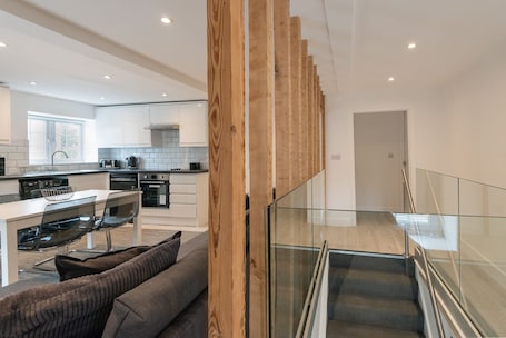 Superior Apartment, Private Bathroom (Norfolk Apartment) | Interior. Bridge Hotel Brandon