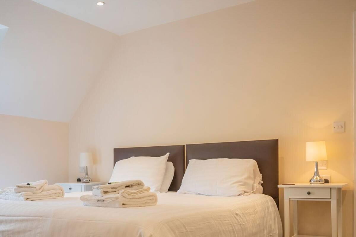 Economy Suite, Ensuite (Brewery House Norwich) | WiFi (free)