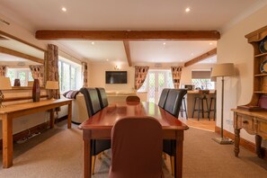Family Cottage, Ensuite, Garden View (RC) | Lounge