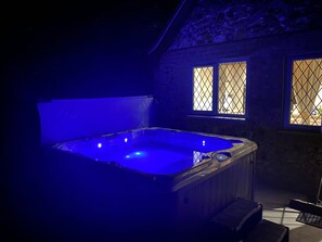 Familien-Ferienhaus, mit Bad, Gartenblick (RC) | Außenpool