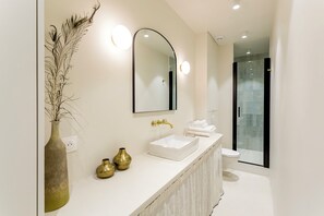 Comfort Studio | Bathroom - Le Opera Drouot (Paris)