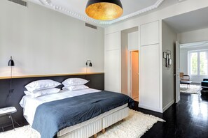 Deluxe Διαμέρισμα | Χρηματοκιβώτιο στο δωμάτιο, σίδερο/σιδερώστρα, δωρεάν Wi-Fi 