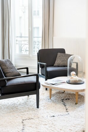 Signature Apartment | Living area