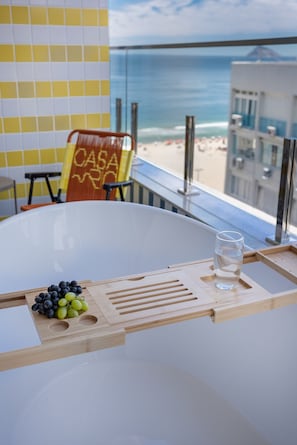 House, Smoking - Sea View and Balcony With Bathtub Q11 (Rio de Janeiro)