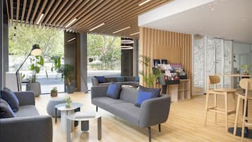 Lobby lounge