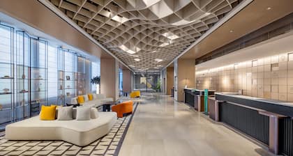 Holiday Inn Shanghai Pudong Airport by IHG