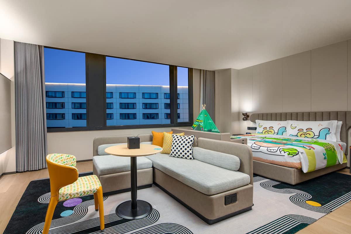 Quarto premium, 1 cama King (Kids Theme) | 1 quarto, edredons de pluma, cofres nos quartos