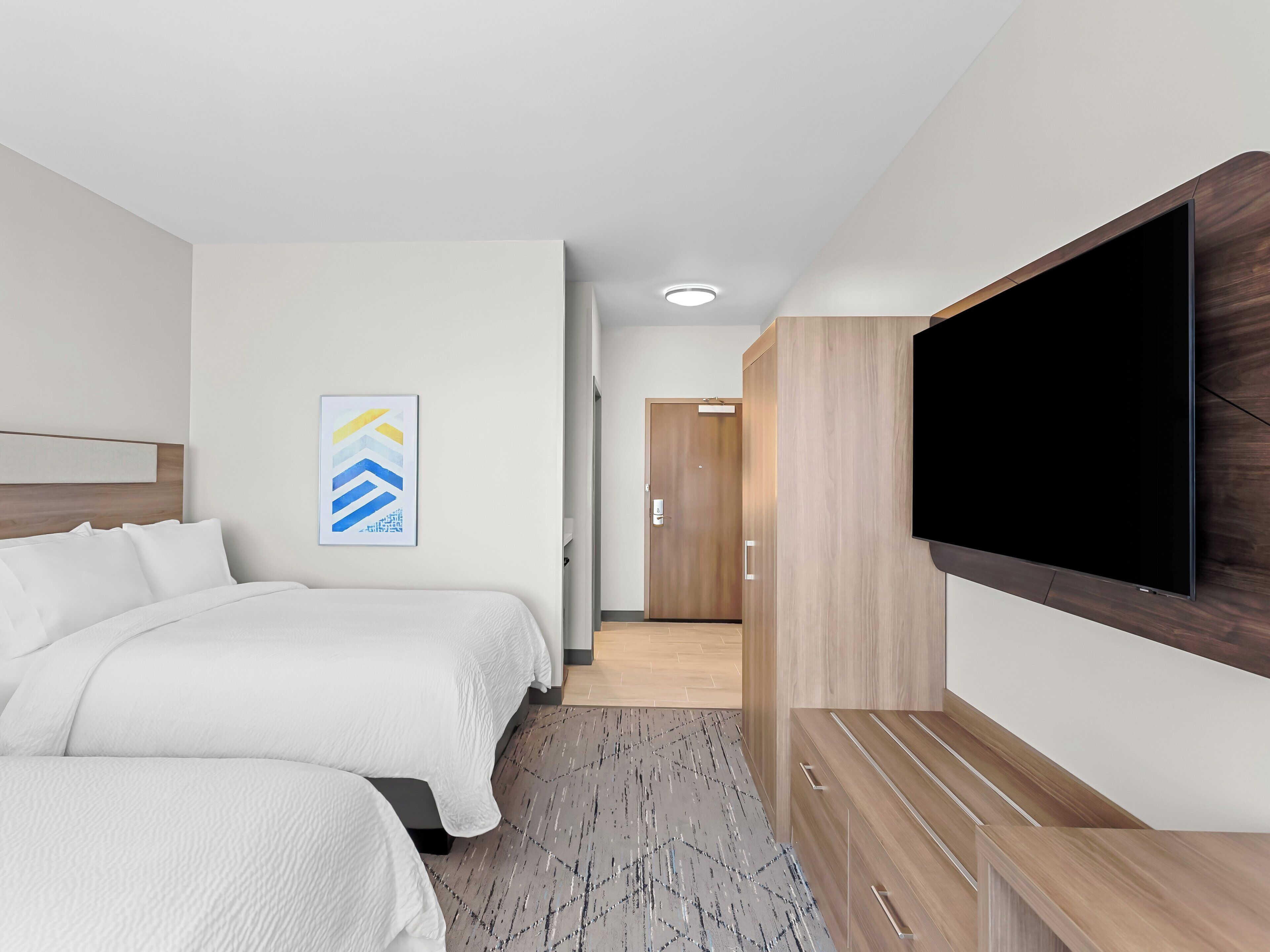 Standardzimmer, 2 Queen-Betten, Ausstattung für hörgeschädigte Menschen (Mobility, Roll-In Shower)