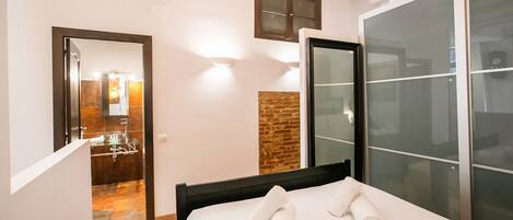 1 室のベッドルーム、アイロン / アイロン台、WiFi (無料)、ベッドシーツ