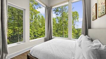 5 Schlafzimmer, Bügeleisen/Bügelbrett, kostenloses WLAN, Bettwäsche