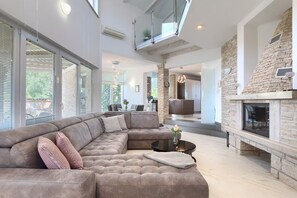 TV, fireplace - Villa Sabrina by Villas Guide (Višnjan)