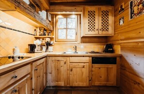 Refrigerador, microondas, horno y lavavajillas 