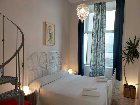 3 bedrooms, iron/ironing board, travel crib, WiFi