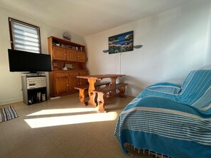 1 soverom og strykejern/-brett