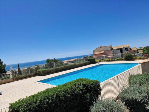 Charming T2 in residence with swimming pool