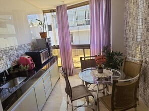 Dining - Iriri, complete beachfront refuge apartment (Anchieta)