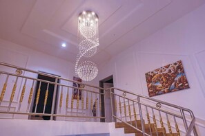 Interior - Hiltons Bellaire (Abuja)