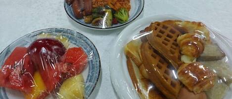朝食