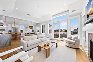 Smart-TV, Kamin, Computerbildschirme, Drucker