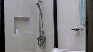 Deluxe Room, Garden View | Bilik Mandi