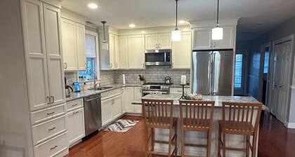 Spacious and Charming 6-Bed Beach House in Salisbury