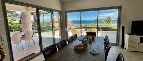 تناول الطعام