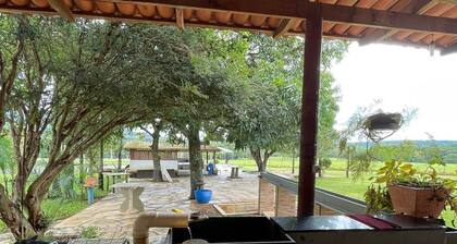 Farm in Pirenópolis-GO, with large green area, leisure area, swimming pool, field.