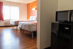 Habitación individual estándar, 2 camas de matrimonio, no fumadores | Escritorio, cunas gratuitas, camas supletorias y wifi gratis
