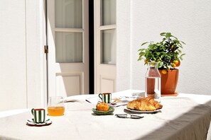 Outdoor dining - Casa Verde - Olhão, Algarve (Olhão)