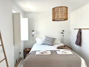 1 bedroom, iron/ironing board, WiFi, bed sheets - Casa Verde - Olhão, Algarve (Olhão)