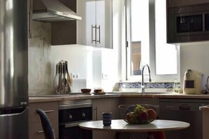 Cookware/dishes/utensils - Casa Jo - Olhão, Algarve (Olhão)