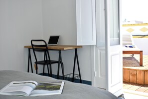 3 chambres, fer et planche à repasser, Wi-Fi, draps fournis