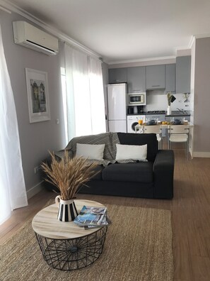 TV - Luz Cubo - Olhão, Algarve (Olhão)