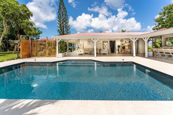 Pool - Villa Moca offering sea views with private saltwater pool ideal for 8 people (Grand-Bourg)
