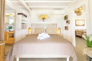 4 bedrooms, travel crib, WiFi, bed sheets