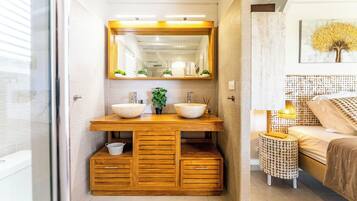 4 Schlafzimmer, Reisekinderbett, WLAN, Bettwäsche