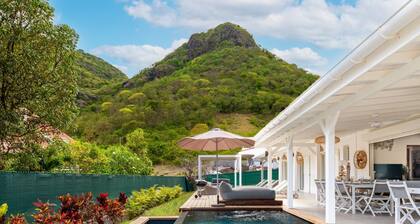 Villa BohÚme avec une piscine privée et 3 chambres pour 6 personnes