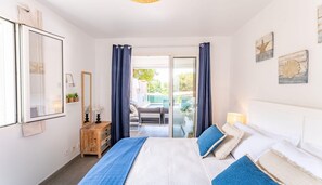 3 bedrooms, travel cot, WiFi, bed sheets - Villa Topaze with saltwater pool and 3 air-conditioned bedrooms for 6 people (Terre-de-Haut)