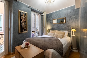 2 slaapkamers, een strijkplank/strijkijzer, gratis wifi, beddengoed
