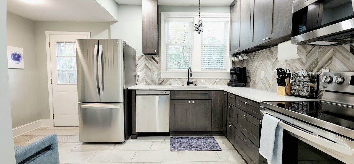 ثلاجة، ميكروويف، فرن، موقد طهي مسطح