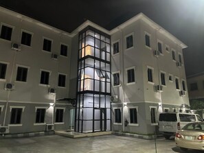 واجهة المنشأة