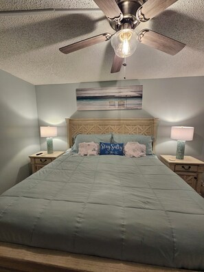 1 habitación, tabla de planchar con plancha, wifi gratis y ropa de cama 