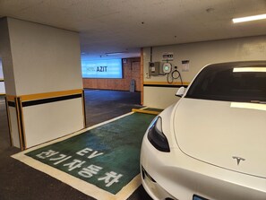 Electric vehicle charging station - Hotel Azit - Sinsigaji (Jeonju)