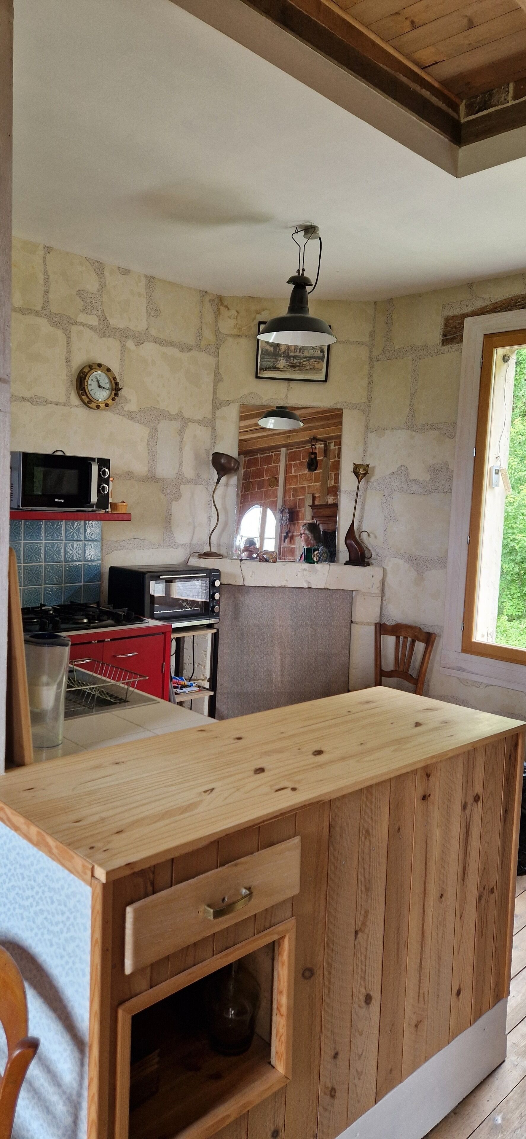 Micro-ondes, four, plaque de cuisson