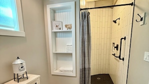 Deluxe Cottage, Non Smoking, Kitchenette | Bathroom - Silo Suites (La Verkin)