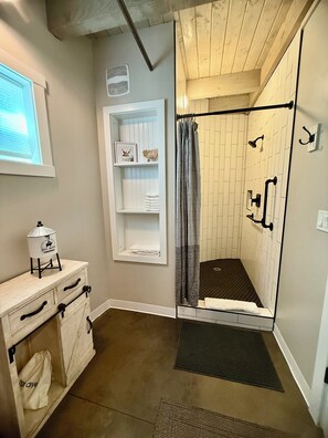 Deluxe-Ferienhaus, Nichtraucher, Kochnische | Badezimmer