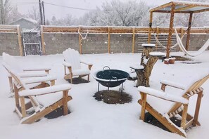 Property grounds - Casa de Conejito: Comfy Marfa Retreat (Marfa)
