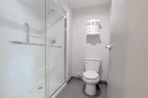 Room, 1 King Bed with Sofa bed | Bathroom