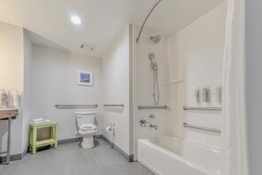 客房, 2 張加大雙人床, 無障礙 (Hearing) | 浴室