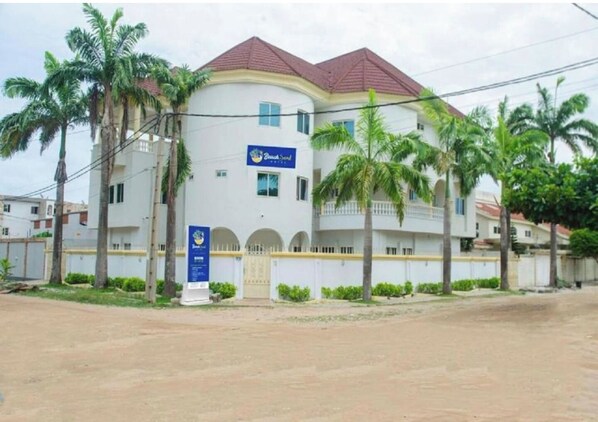 Exterior - Beach Sand Hotel & Resort, Cotonou Deluxe Room 2 (Cotonou)